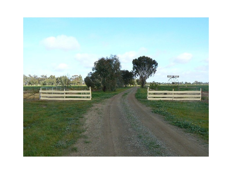 1 Caloola Road, Moama NSW 2731