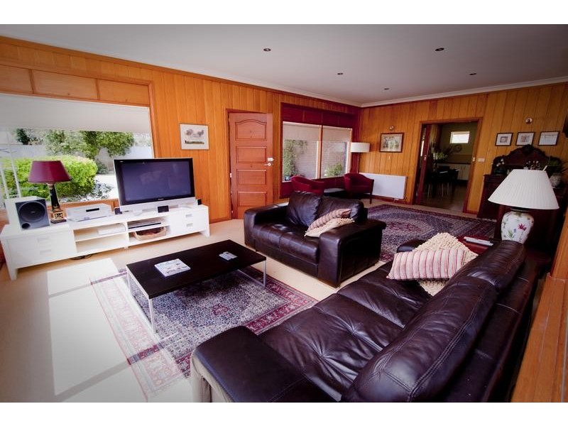60 Campaspe Esplanade, Echuca VIC 3564