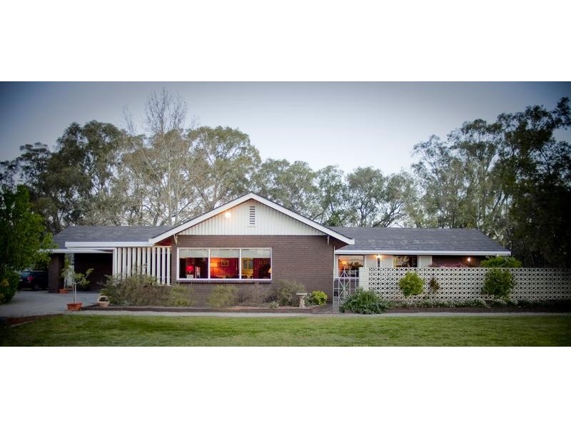 60 Campaspe Esplanade, Echuca VIC 3564