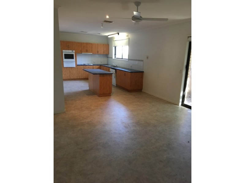 39 Rutley Crescent, Echuca VIC 3564