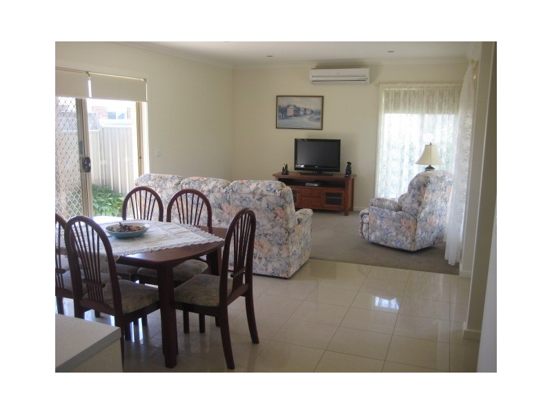 1/25 Sunset Avenue, Echuca VIC 3564