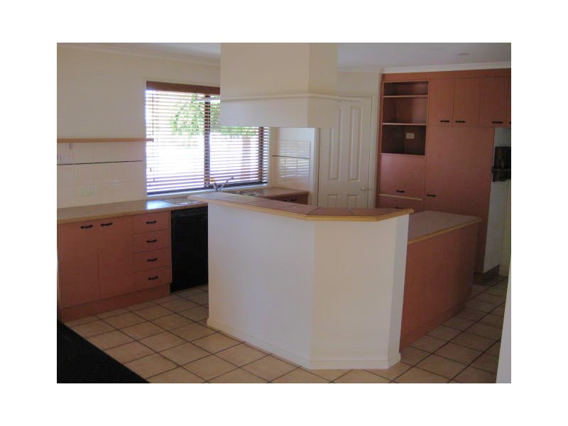 20 Genevieve Avenue, Echuca VIC 3564