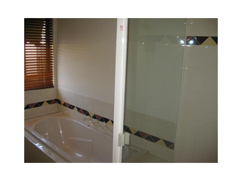 20 Genevieve Avenue, Echuca VIC 3564