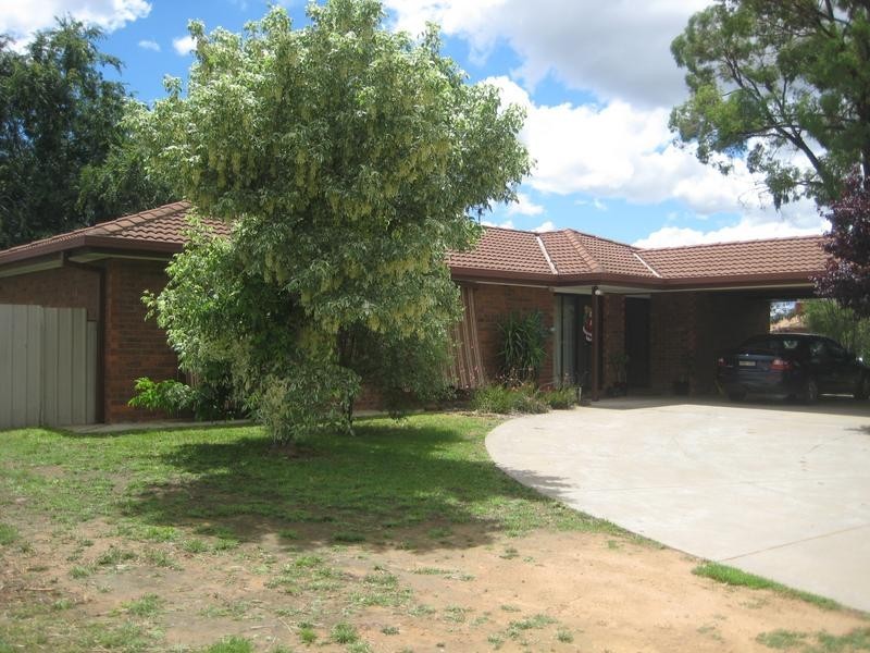 24 Adelaide Crescent, Echuca VIC 3564
