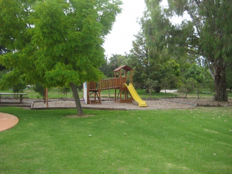 01 Perricoota Road, Moama NSW 2731