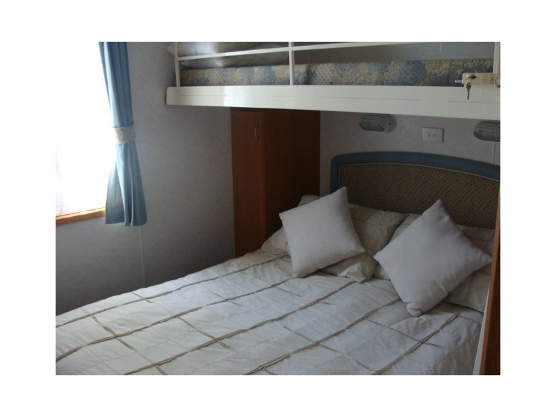 Cabin 67 Murray River Holiday Park Blair St, Moama NSW 2731