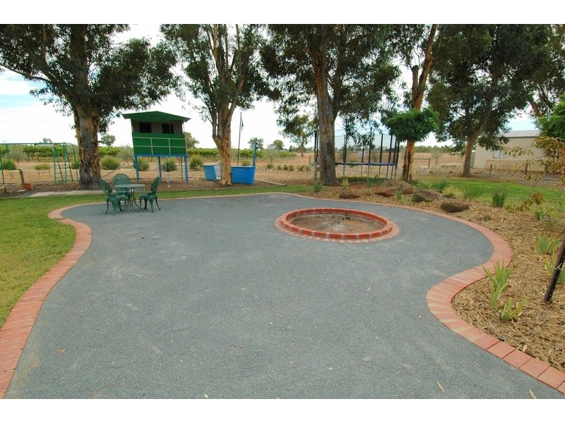20 Hollara Drive, Moama NSW 2731