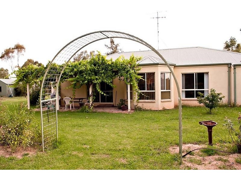 17a Charters Drive, Moama NSW 2731