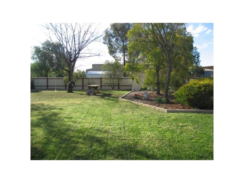 13 Lawrence Street, Mathoura NSW 2710