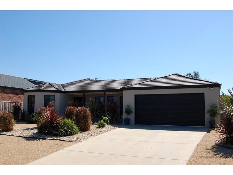 28 Genevieve Avenue, Echuca VIC 3564