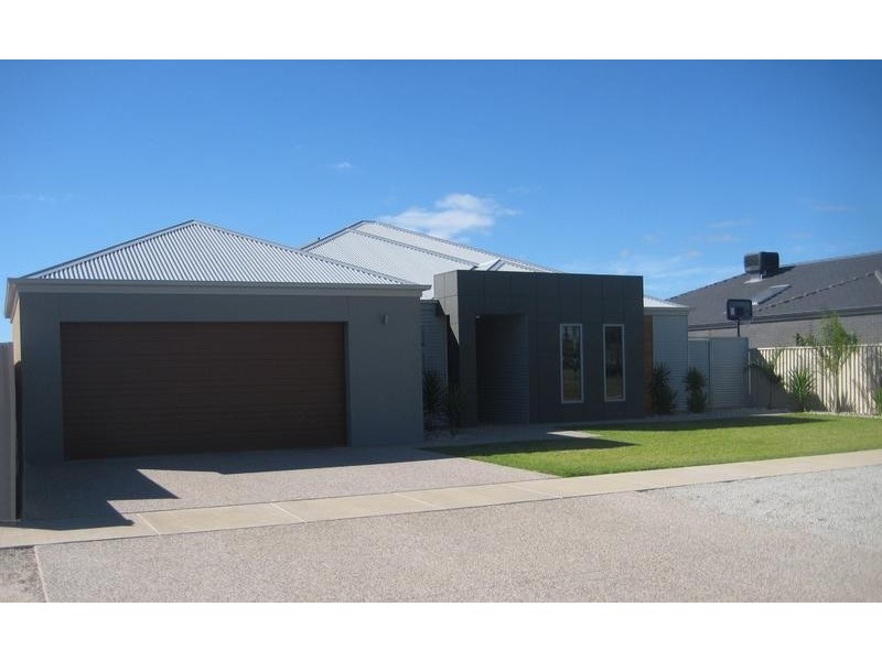 38 Bridlington Avenue, Echuca VIC 3564