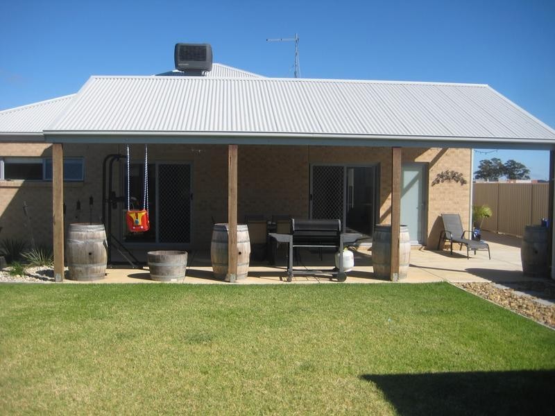 38 Bridlington Avenue, Echuca VIC 3564