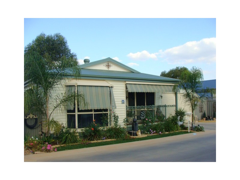 98 Swan Boulevard, Moama NSW 2731