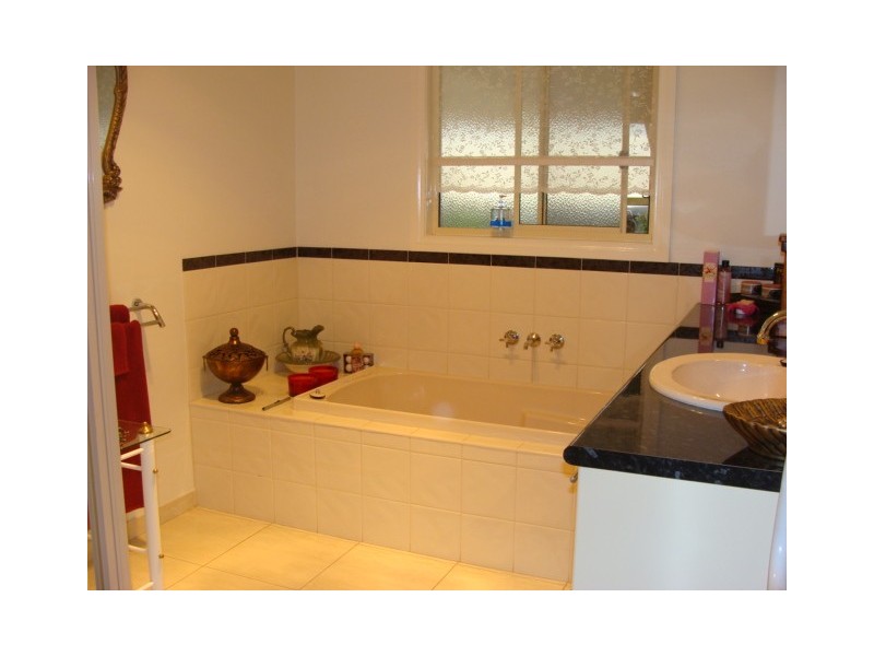 98 Swan Boulevard, Moama NSW 2731