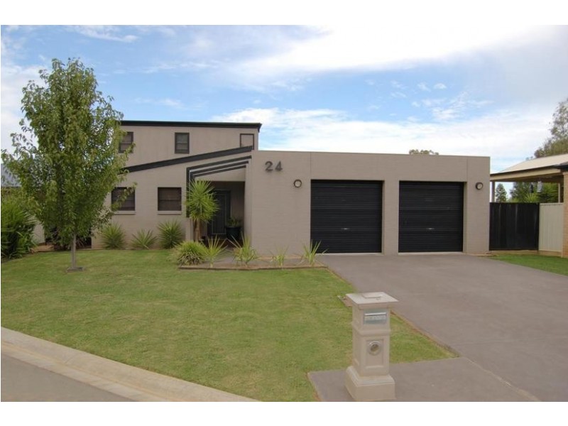 24 Kingfisher Drive West, Moama NSW 2731