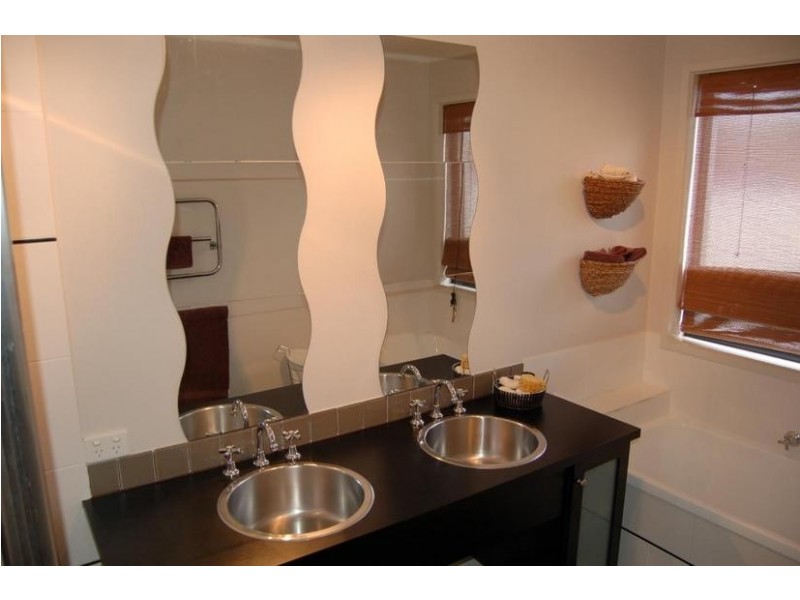 24 Kingfisher Drive West, Moama NSW 2731