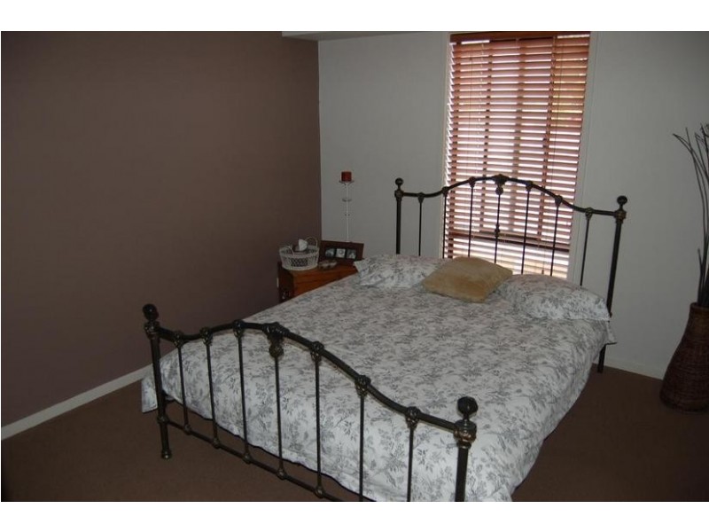 24 Kingfisher Drive West, Moama NSW 2731