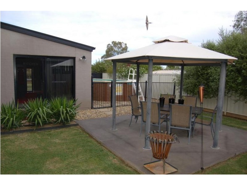 24 Kingfisher Drive West, Moama NSW 2731