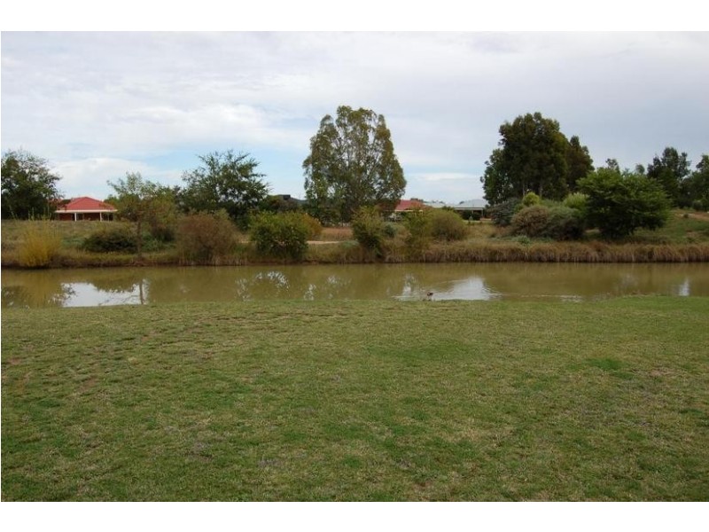 24 Kingfisher Drive West, Moama NSW 2731