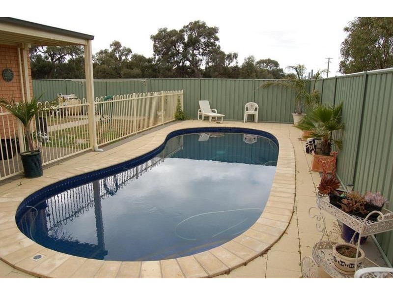 67 Woodlands Circuit, Echuca VIC 3564