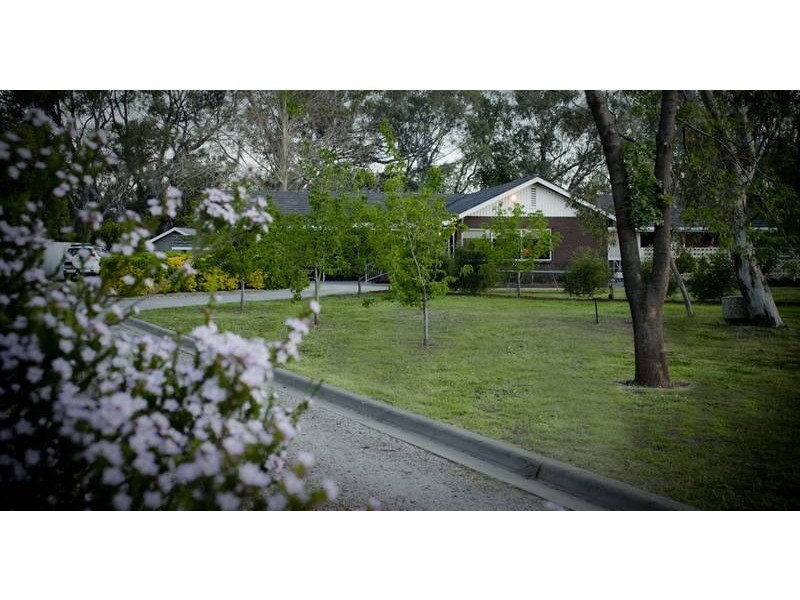 60 Campaspe Esplanade, Echuca VIC 3564