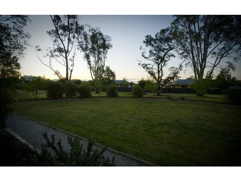 60 Campaspe Esplanade, Echuca VIC 3564