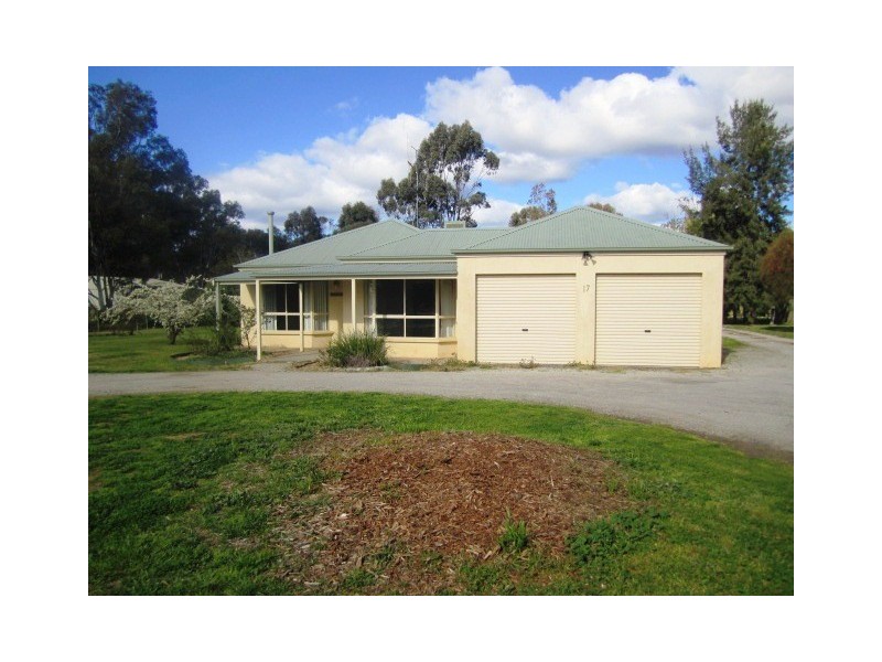 17 Charters Drive, Moama NSW 2731