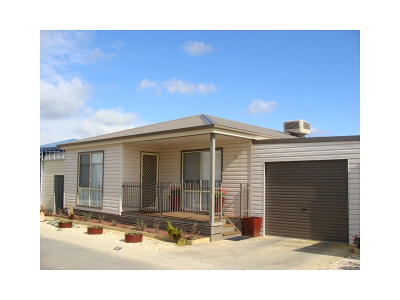 83 Swan Boulevard, Moama NSW 2731