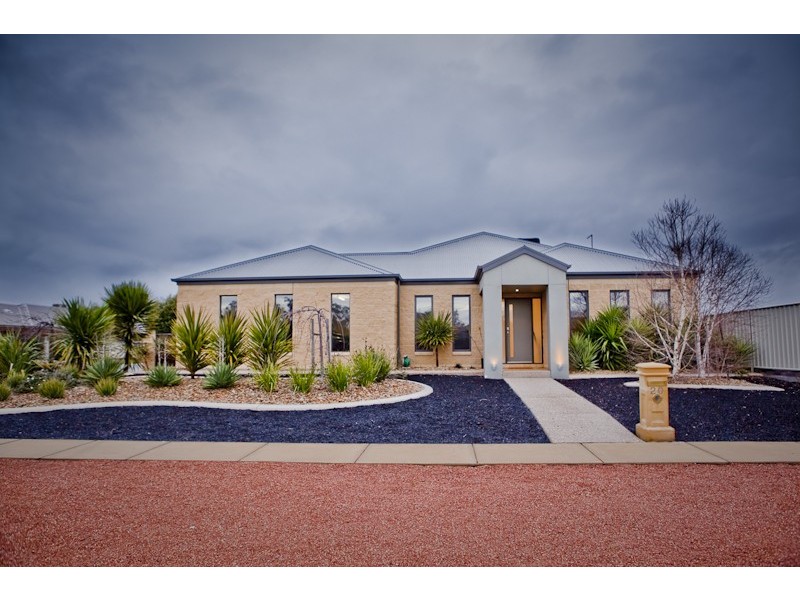20 Forfar Drive, Moama NSW 2731