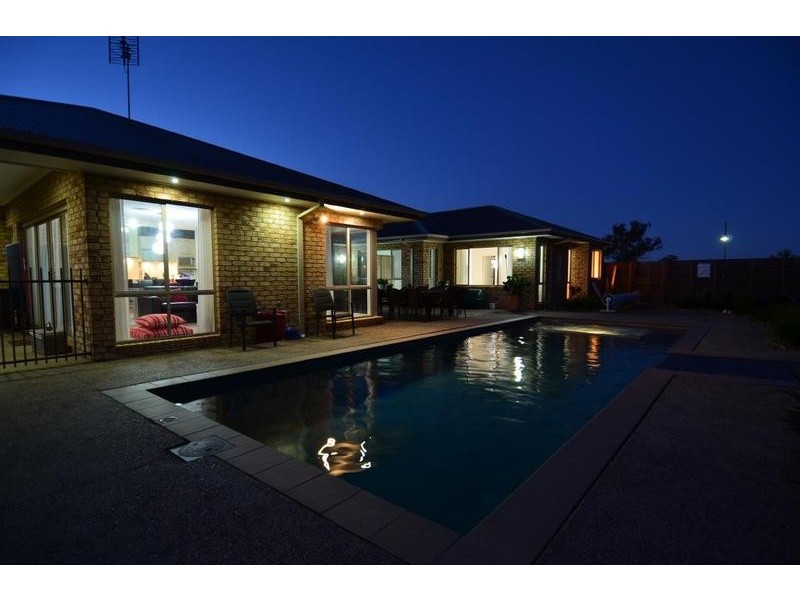 5a Cabernet Drive, Moama NSW 2731