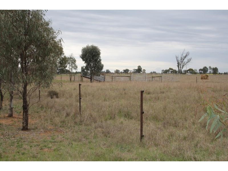 001 Cnr Cobb Highway & Barnes Road, Moama NSW 2731