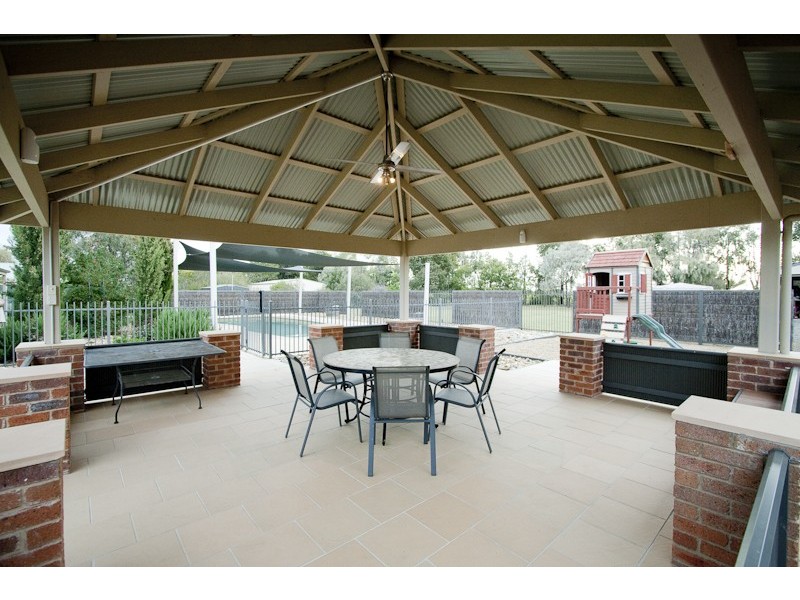 25 Wharparilla Drive, Echuca VIC 3564