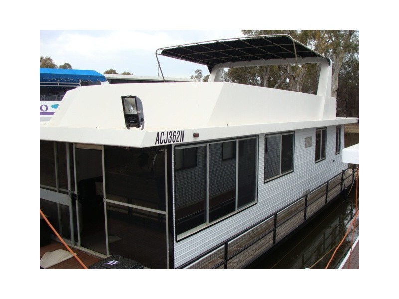 1 “Harmony Houseboat” Murray River, Moama NSW 2731