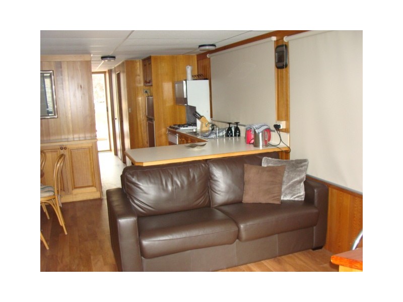 1 “Harmony Houseboat” Murray River, Moama NSW 2731