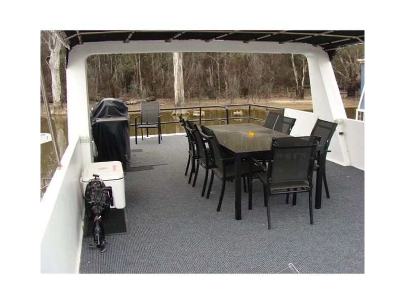 1 “Harmony Houseboat” Murray River, Moama NSW 2731