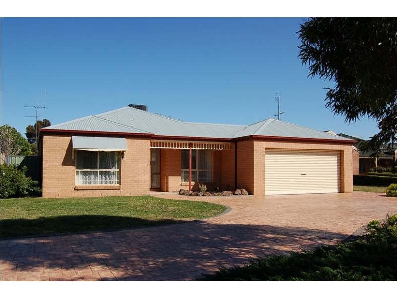 1 John Close, Echuca VIC 3564