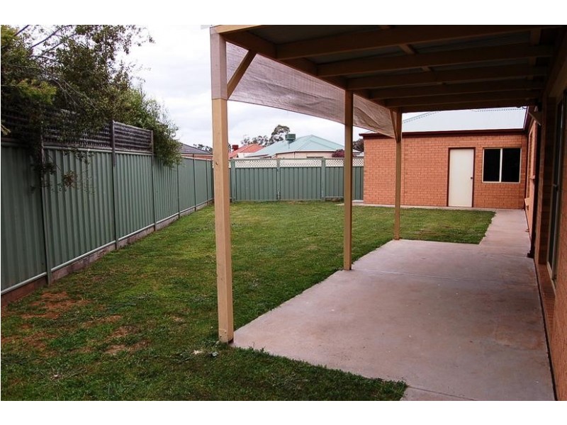 1 John Close, Echuca VIC 3564