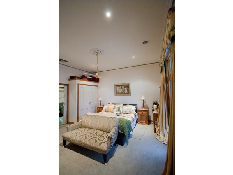 56 Francis Street, Echuca VIC 3564