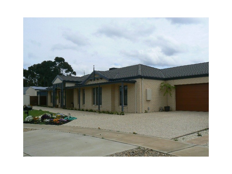 3 Marv Court, Echuca VIC 3564