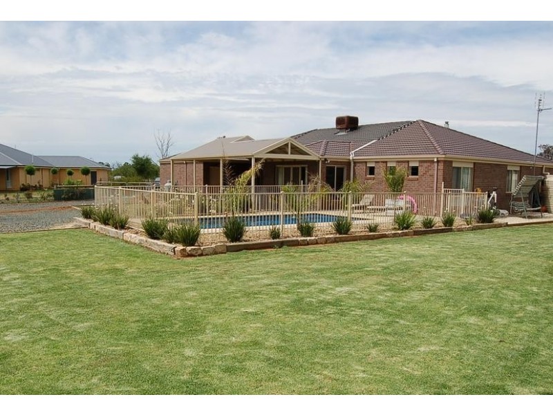 7 Cash Court, Echuca VIC 3564