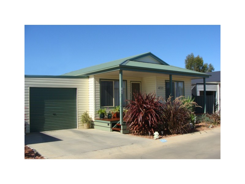 104 Swan Boulevard, Moama NSW 2731