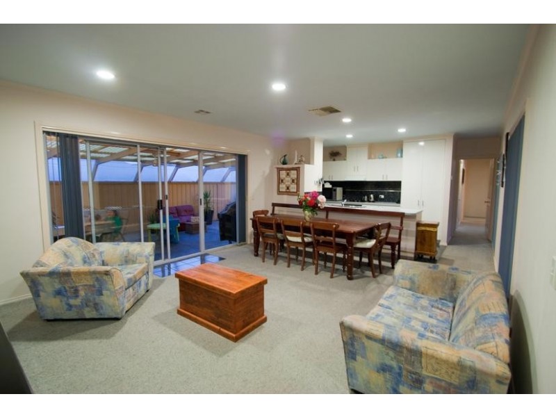 24 Kooyong Court, Echuca VIC 3564