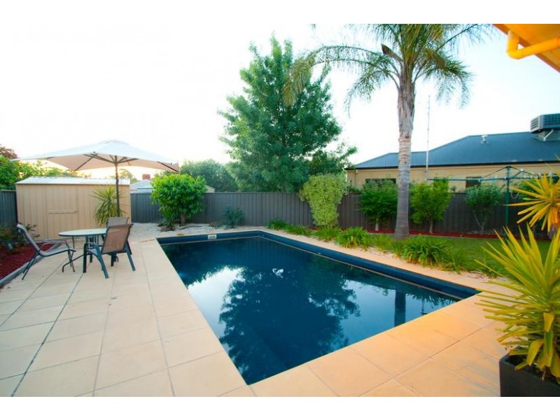 24 Kooyong Court, Echuca VIC 3564