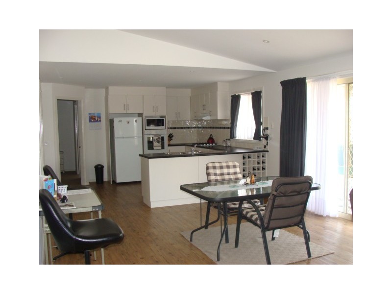 12 Perry Place, Moama NSW 2731