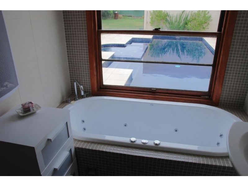 209 McKinlay Street, Echuca VIC 3564