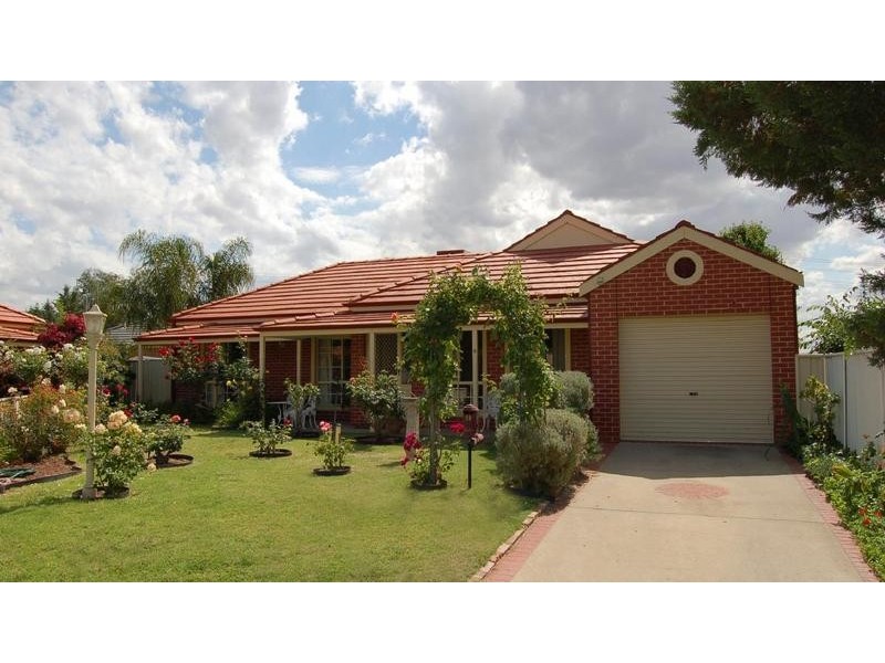 2/9 Rosendale Court, Echuca VIC 3564