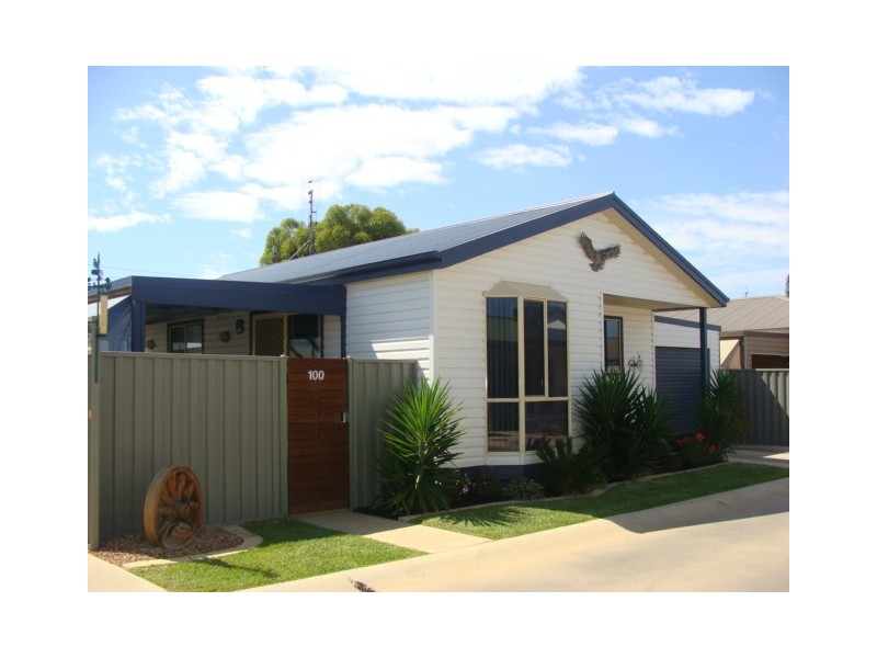 100 Swan Boulevard, Moama NSW 2731