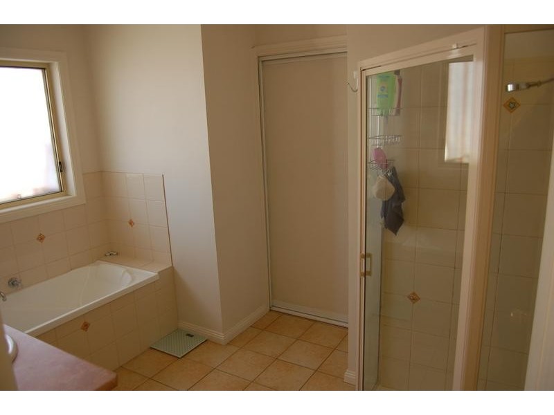 4/2 McDonald Court, Echuca VIC 3564