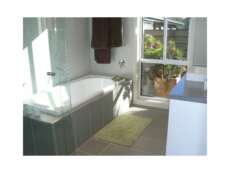 2/49 Hopwood, Echuca VIC 3564