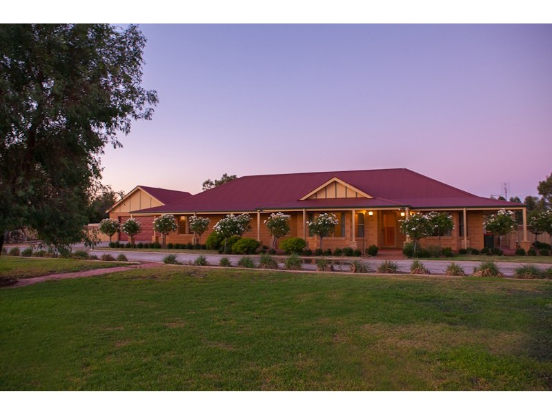 12 Brecon Court, Echuca VIC 3564